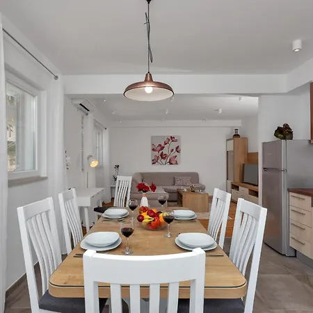 Bracera شقة ماكارسكا