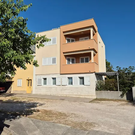 Bracera